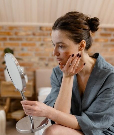 Woman With Skin Condition 1377152 - Cosmétique coréen | Yakare Cosmetics